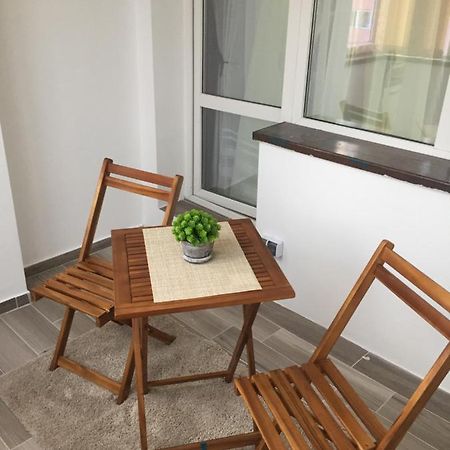 Roby Apartament Bucureşti Ngoại thất bức ảnh
