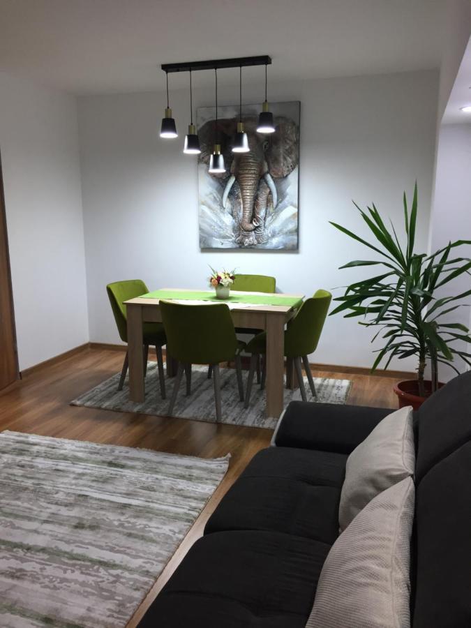 Roby Apartament Bucureşti Ngoại thất bức ảnh