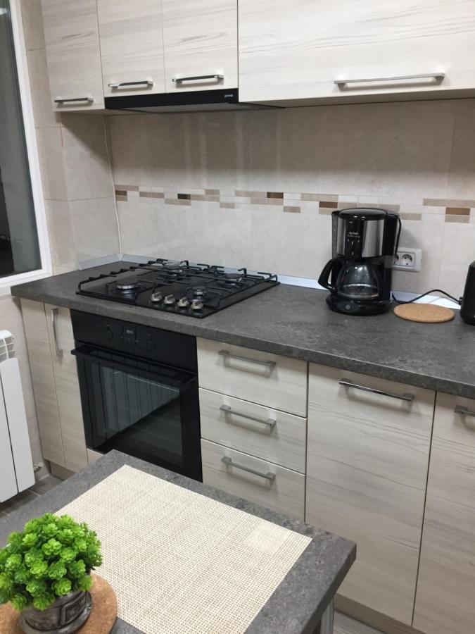 Roby Apartament Bucureşti Ngoại thất bức ảnh